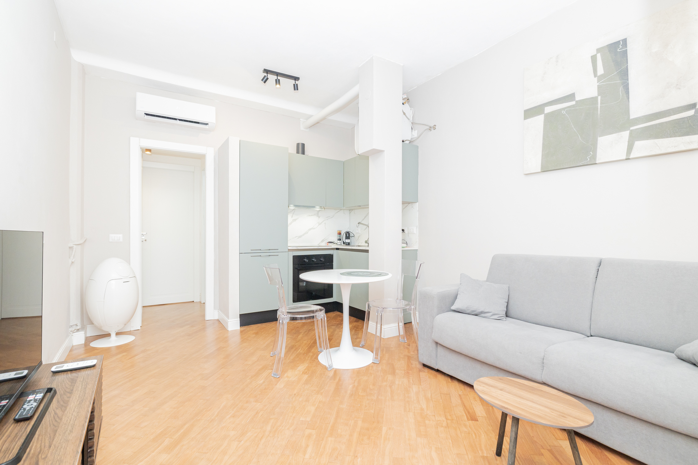 2 room apartment in Via Piero della Francesca, Milano