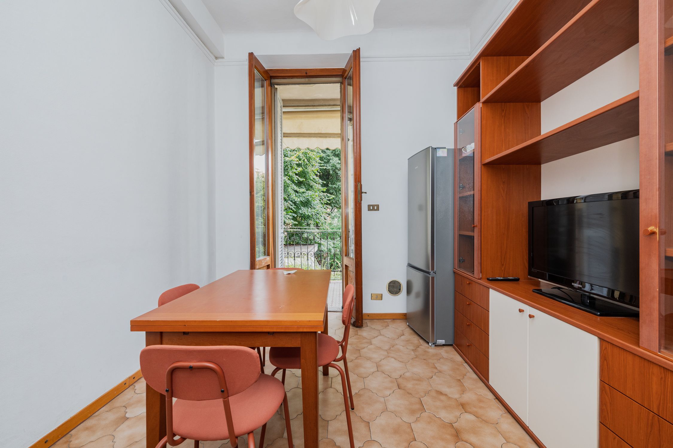 3 room apartment in Via Monte Nevoso, Milano