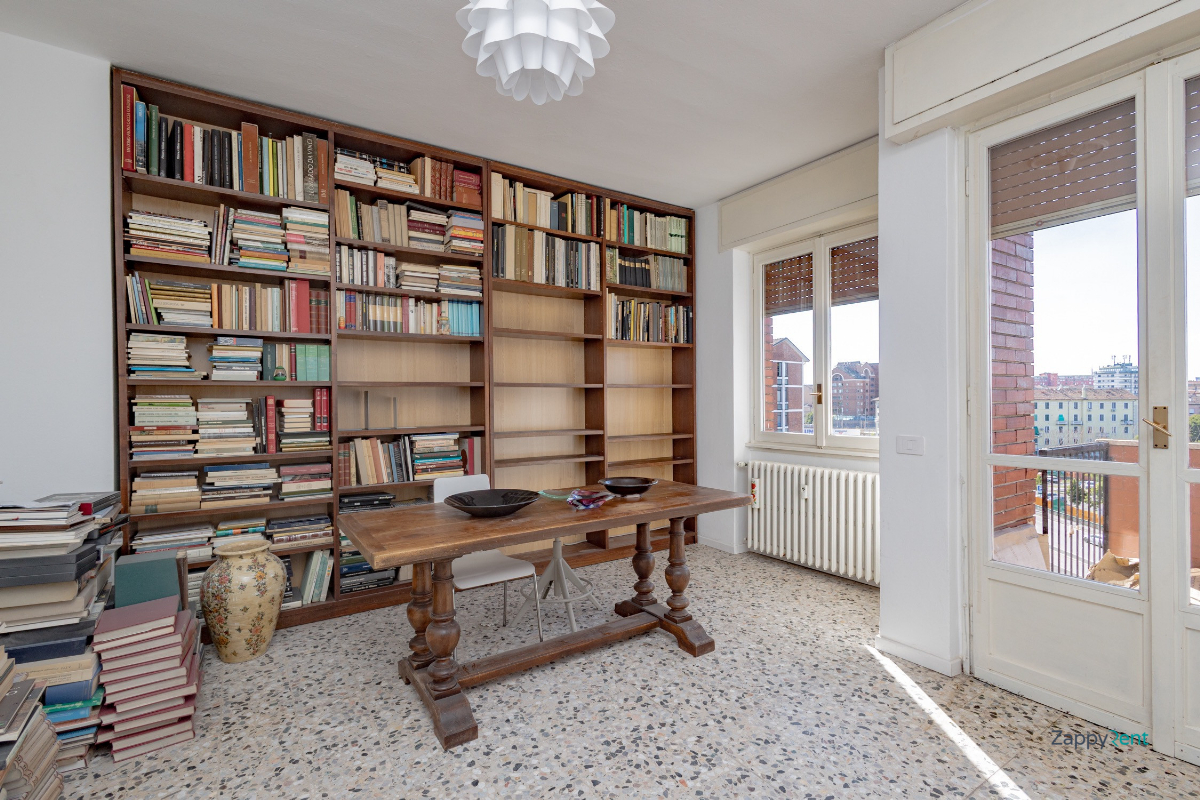 4+ room apartment in Via Cipriano Facchinetti, Milano