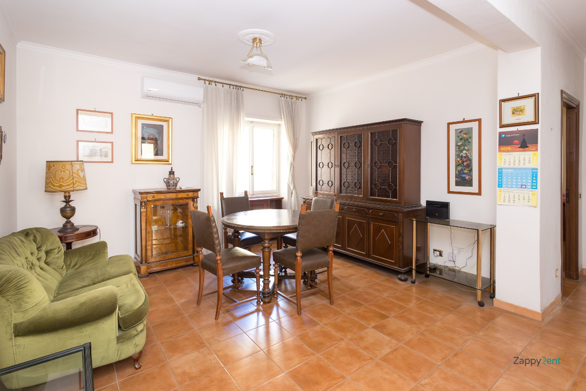 3 room apartment in Via Calpurnio Fiamma, Roma