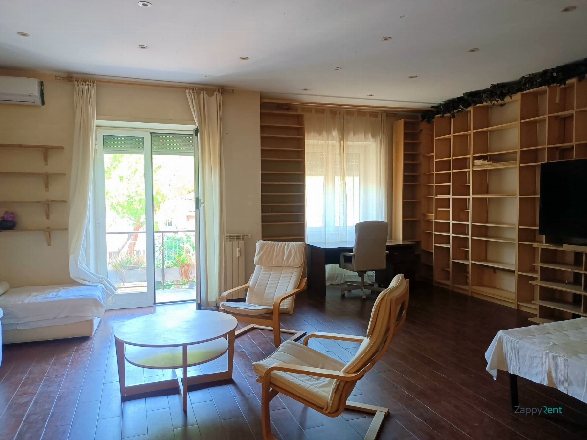 3 room apartment in Viale Leonardo da Vinci, Roma
