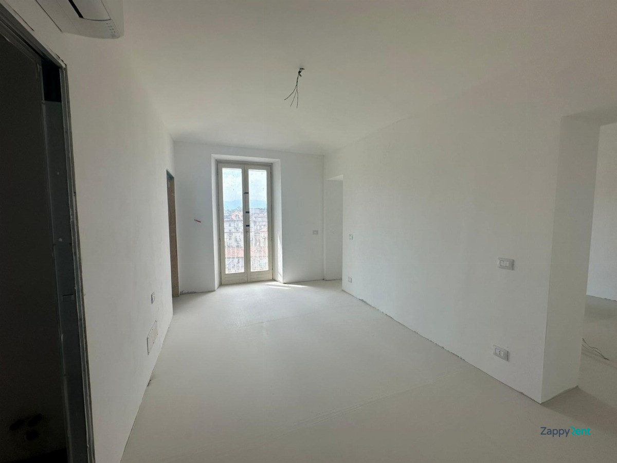 4+ room apartment in Corso Giulio Cesare, Torino