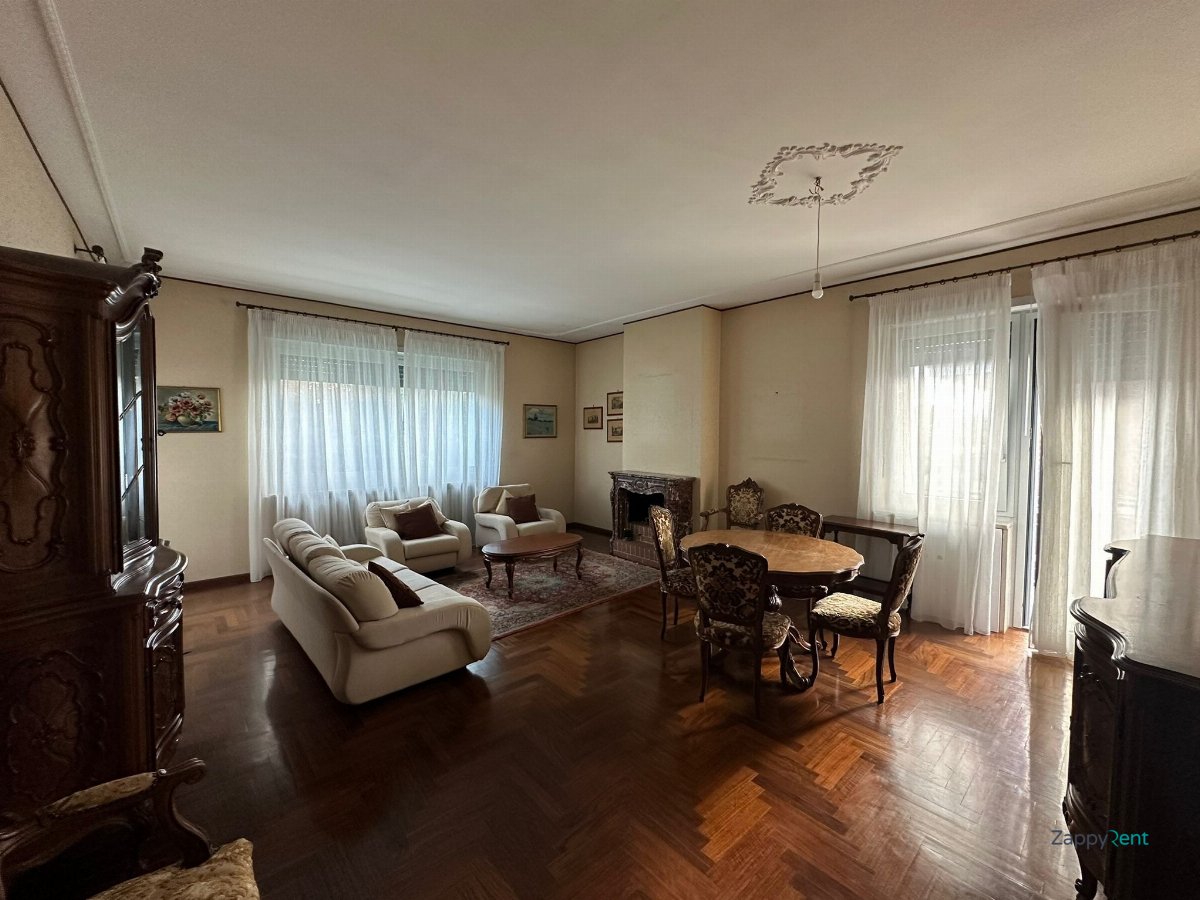 4+ room apartment in Via G. Porporato, Piscina