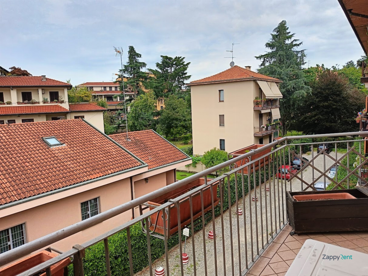 Trilocale in Via della Palazzetta, Monza