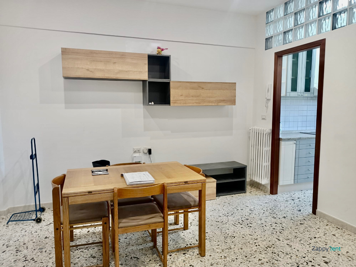 Trilocale in Via della Serenella, Roma