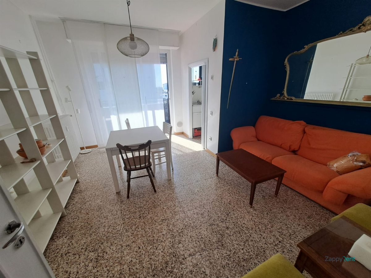Bilocale in Via Giambellino, Milano