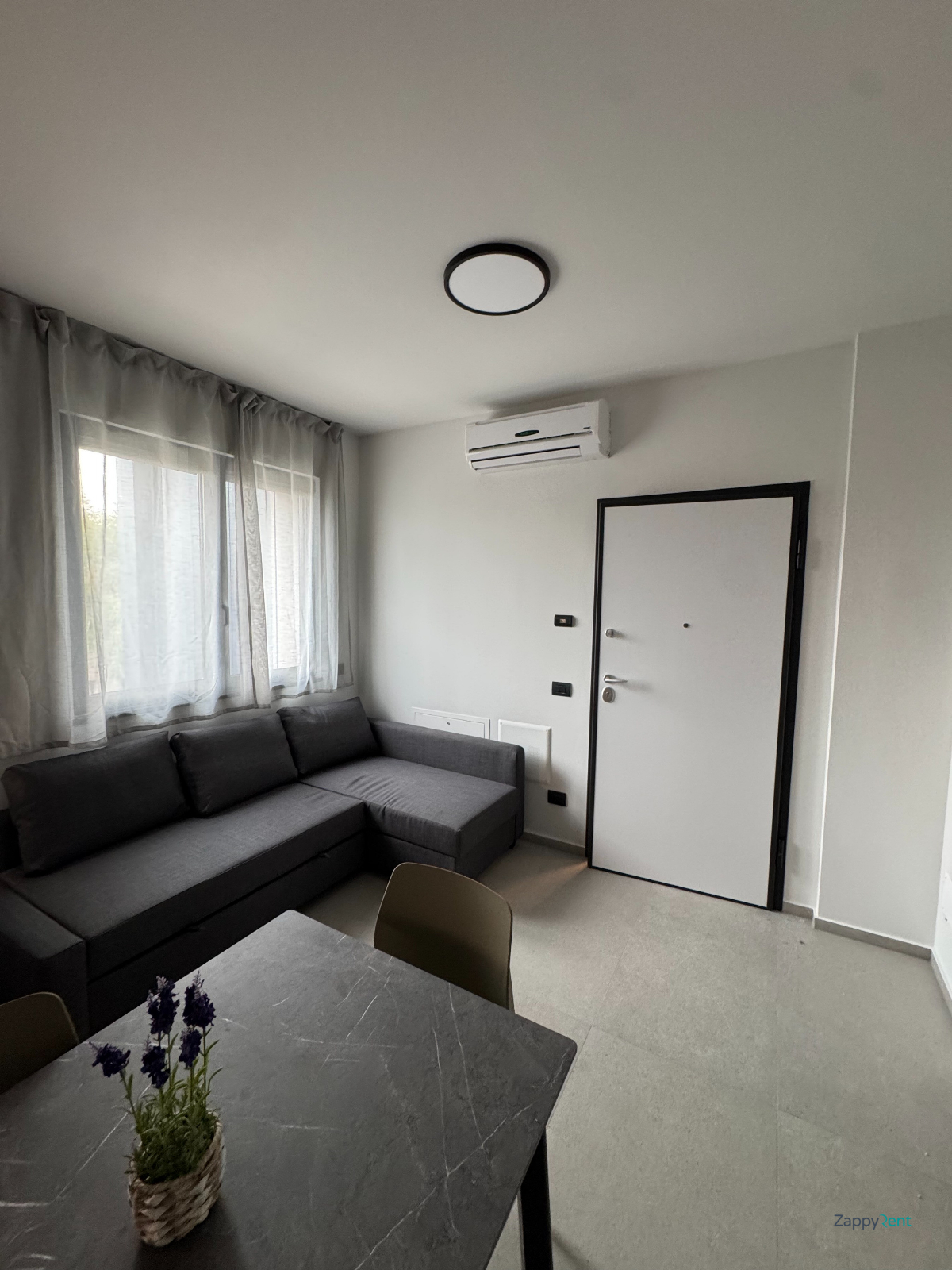 Bilocale in Via del Cavaliere, Opera