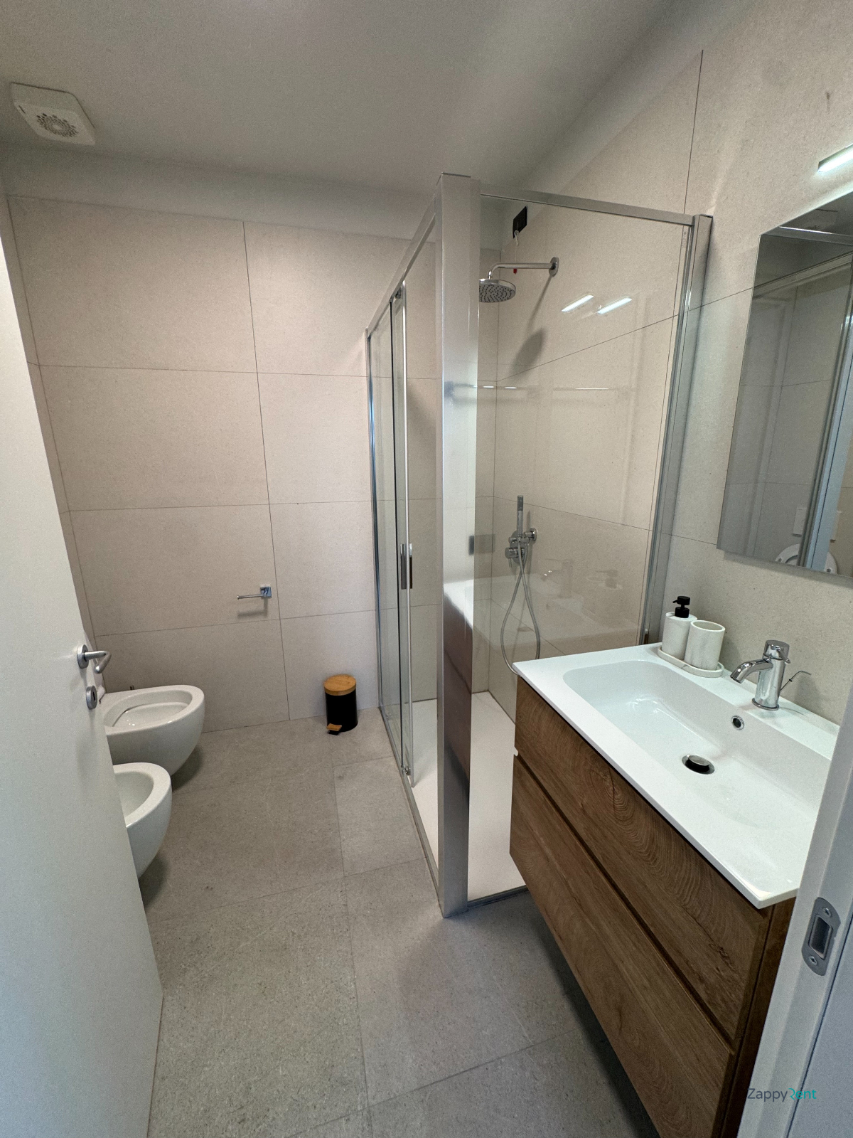 Bilocale in Via del Cavaliere, Opera