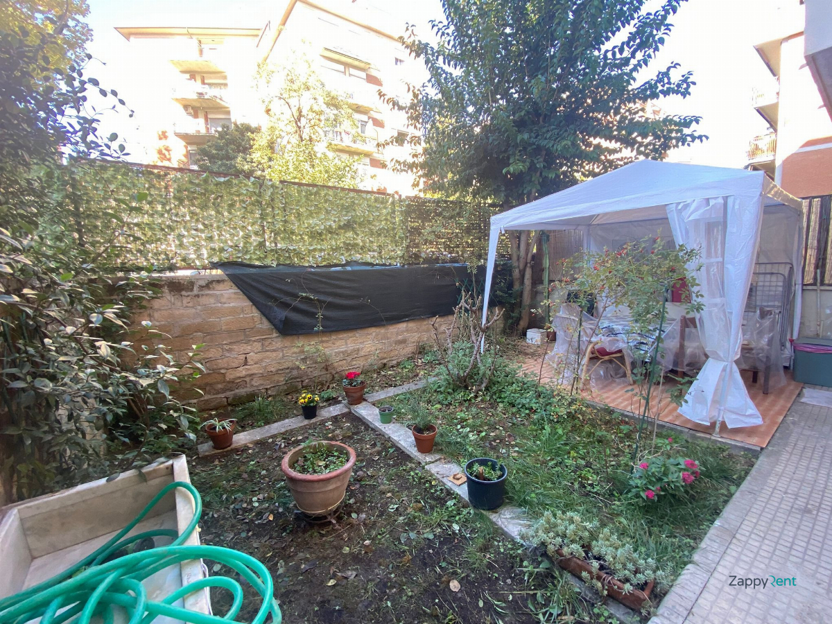 2 room apartment in Via Ubaldino Peruzzi, Roma