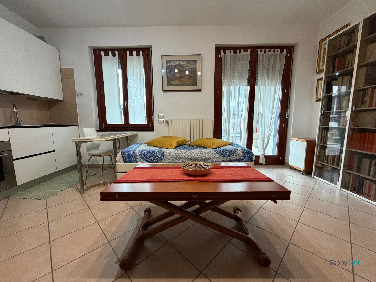 Bilocale in Via Bruno Cassinari, Milano