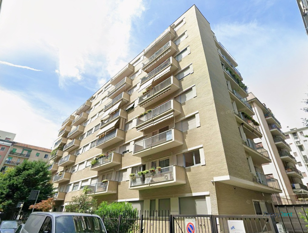 Trilocale in Via Alfonso Capecelatro, Milano