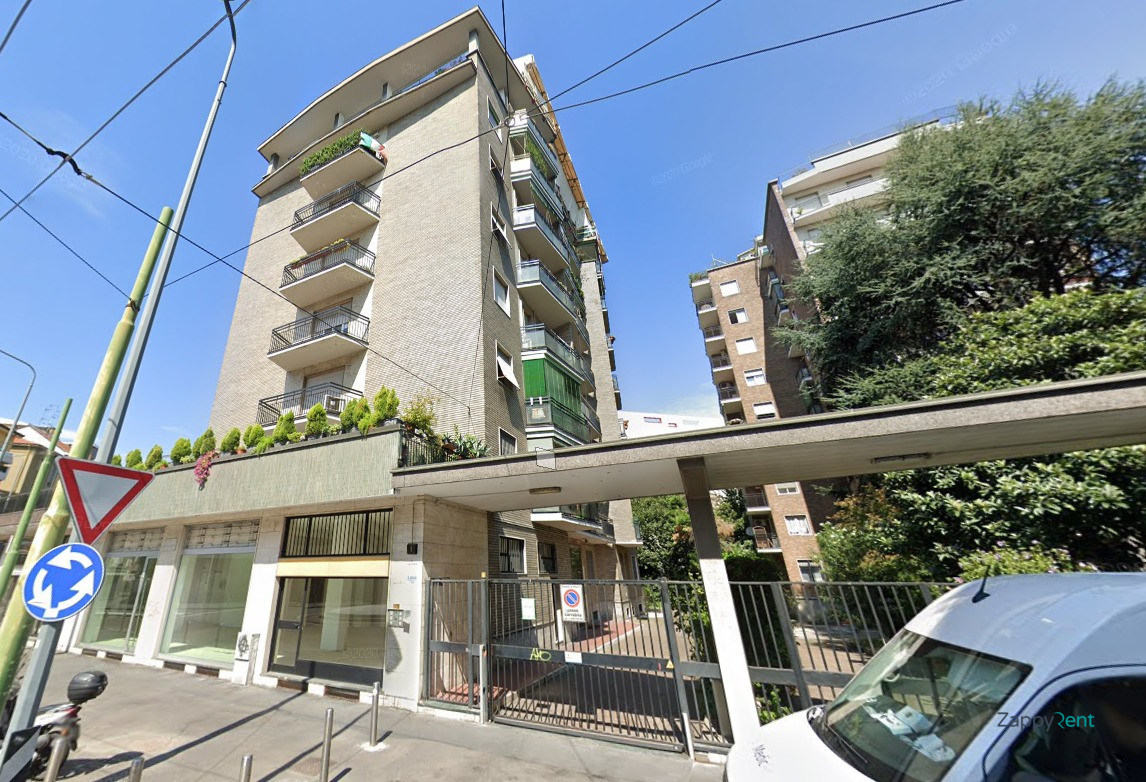 4+ room apartment in Via Tertulliano, Milano