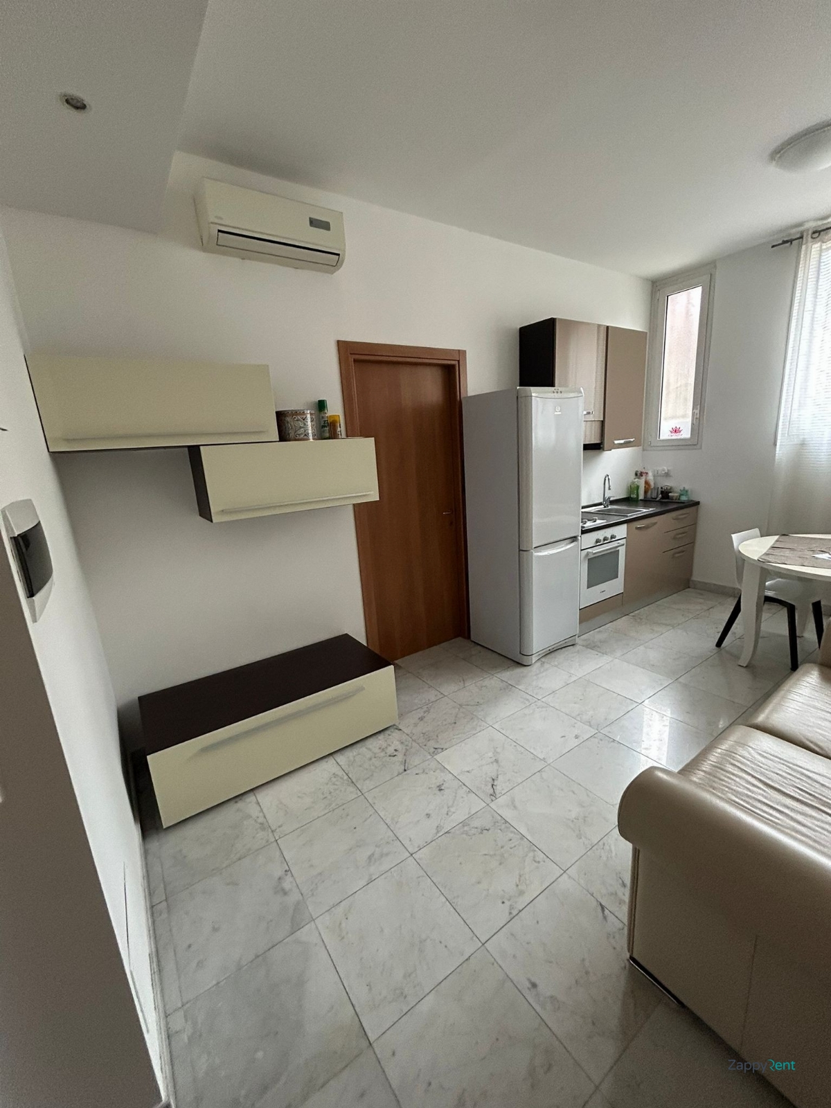 Bilocale in Via Biella, Milano