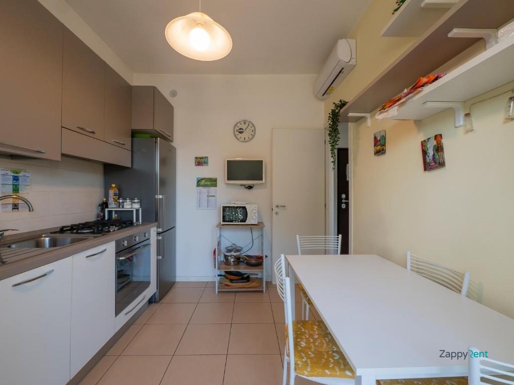 Bilocale in Via delle Forze Armate, Milano